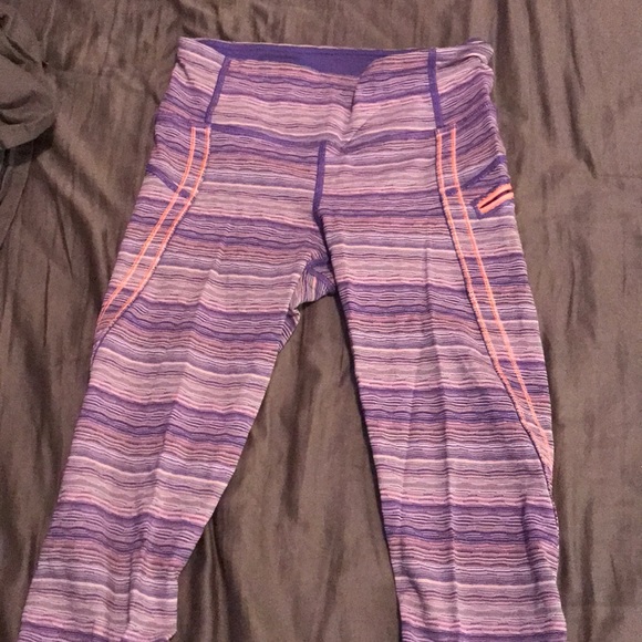 Lululemon Top Speed Crop - Picture 3 of 3